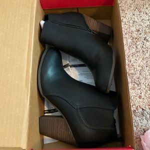 Fergie ankle boots, never worn